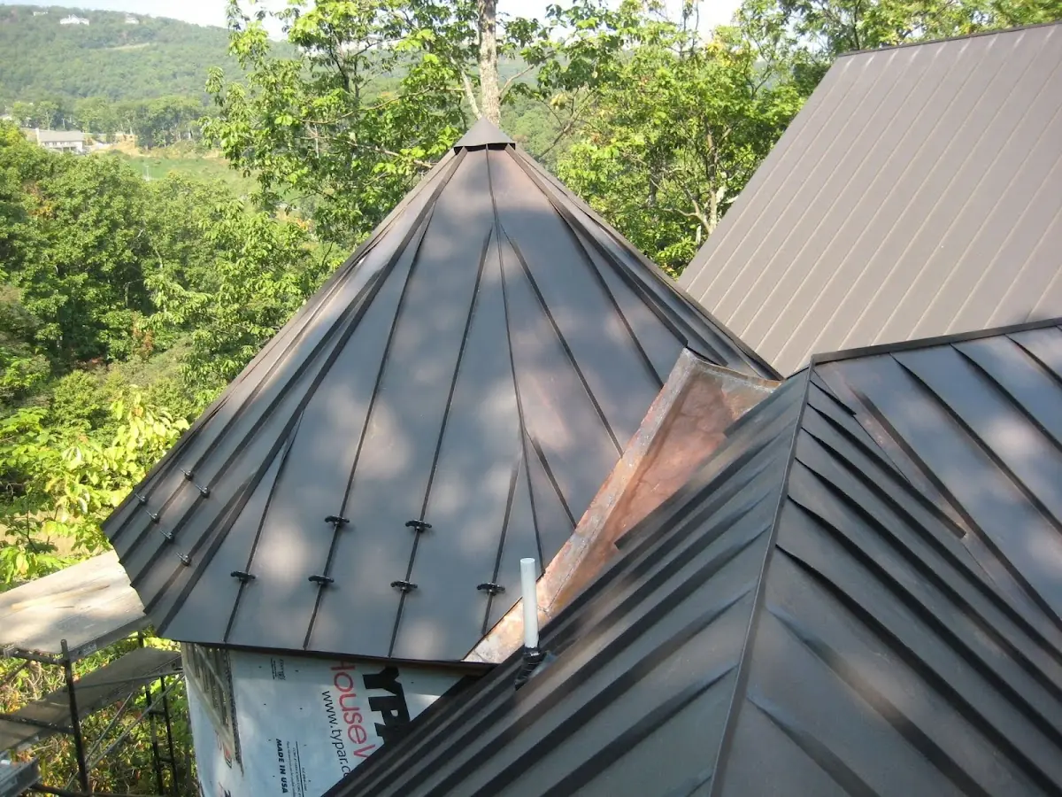 Professional Gutter Cleaning by Craftsman Roofing in Canyon Corridor